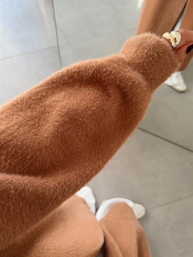 Sakallı Koyu Vizon Uzun Triko Hırka