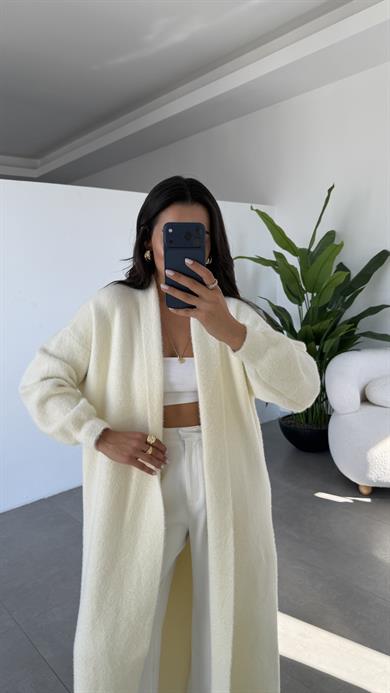 Sakallı Vanilya Uzun Triko Hırka