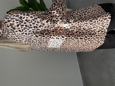 Şal Yaka Leopar Ceket
