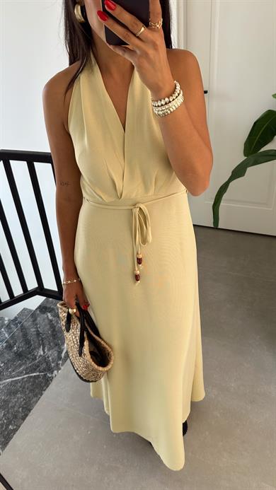 Sarı Boyundan Geçmeli Sırt Dekolteli Elbise