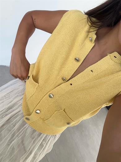 Sarı Düğmeli Cepli Hırka