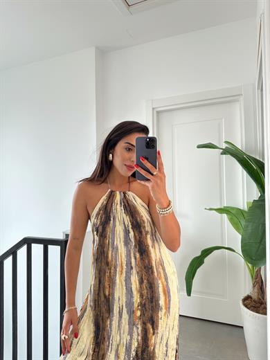 Sarı Sırtı Açık Elbise