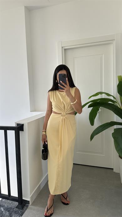 Sarı Tokalı Elbise