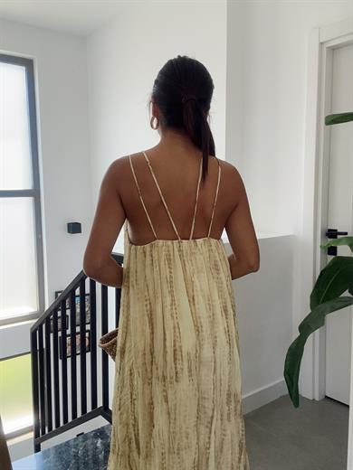 Sarı Yakası Aksesuarlı Elbise