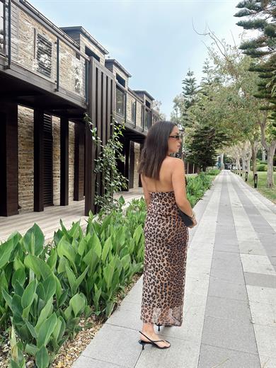 Sırt Dekolteli Leopar Elbise