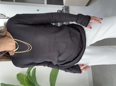 Siyah Açık Yaka Uzun Kol Triko