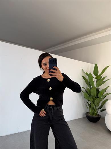 Siyah Aksesuar Detaylı Sakallı Bluz