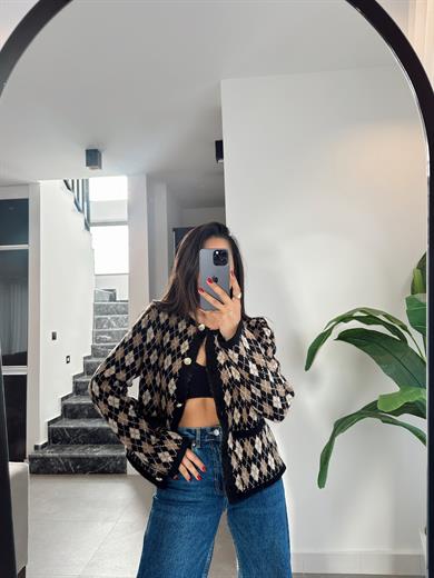 Siyah Baklava Desen Gold Düğme Hırka