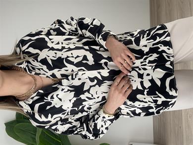 Siyah-Beyaz Desenli Saten Gömlek