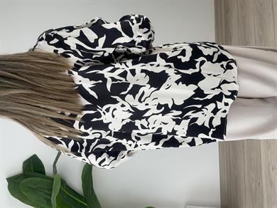 Siyah-Beyaz Desenli Saten Gömlek