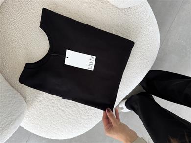 Siyah Bisiklet Yaka Yarasa Kol Bluz