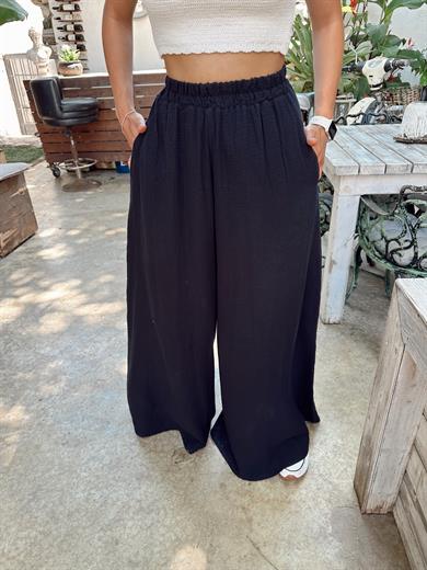 Siyah Bol Paça Müslin Pantolon