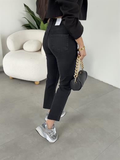 Siyah Boyfit Kesik Paça Jean