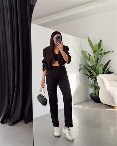 Siyah Boyfit Kesik Paça Jean