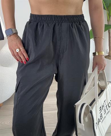 Siyah Cep Detaylı Pantolon