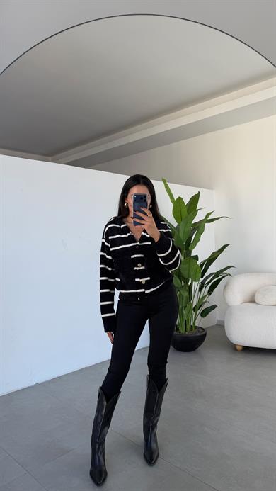 Siyah Cepli Kapşonlu Hırka