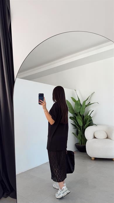 Siyah Dantel Garnili Elbise