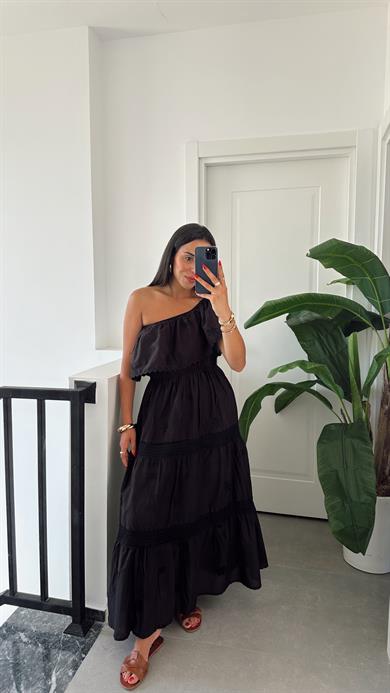 Siyah Dantelli Elbise