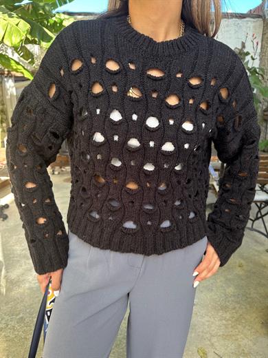 Siyah Delikli Bisiklet Yaka Triko Kazak