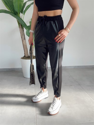 Siyah Deri Detaylı Pantolon