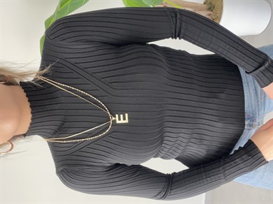 Siyah Dik Yaka Geniş Fitilli Triko Kazak