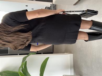 Siyah Dikiş Detaylı Triko Elbise