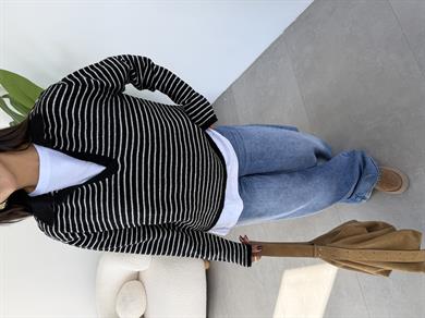 Siyah-Ekru Çizgili Polo Yaka Triko Kazak