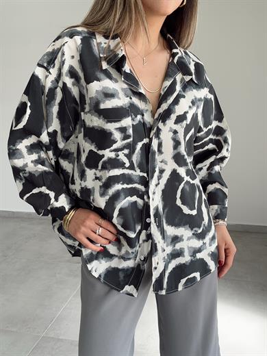 Siyah-Ekru Desenli Cepli Oversize Gömlek