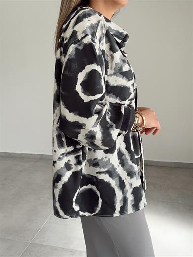 Siyah-Ekru Desenli Cepli Oversize Gömlek