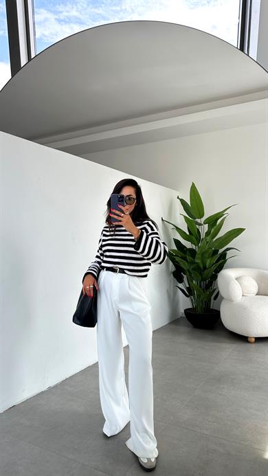 Siyah Ekru Tüylü Çizgili Kazak