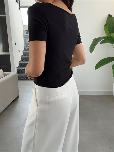 Siyah Fiyonk Detaylı Bluz
