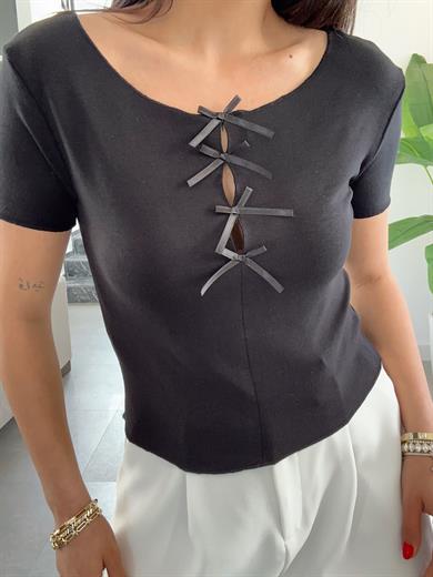 Siyah Fiyonk Detaylı Bluz