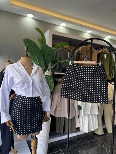Siyah Gümüş Zımba Detaylı Mini Etek