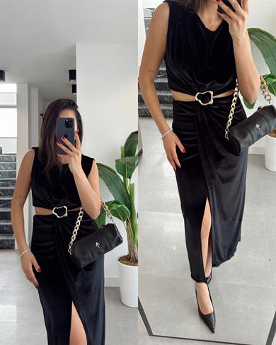 Siyah Kadife Tokalı Yırtmaçlı Elbise