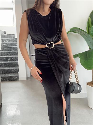 Siyah Kadife Tokalı Yırtmaçlı Elbise