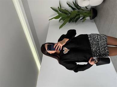 Siyah Kalp Detaylı Triko Kazak