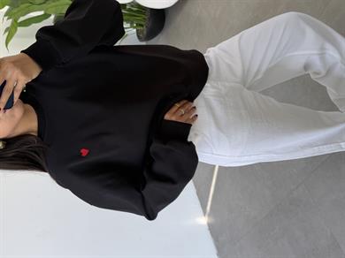 Siyah Kalp Nakışlı Sweatshirt