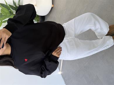 Siyah Kalp Nakışlı Sweatshirt