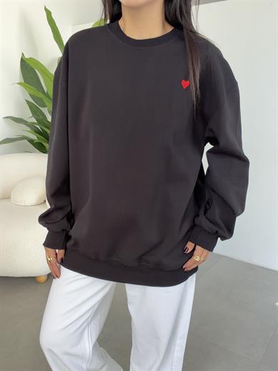 Siyah Kalp Nakışlı Sweatshirt