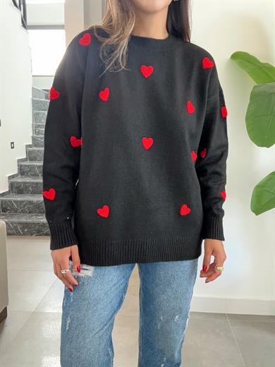 Siyah Kalp Nakışlı Triko Kazak