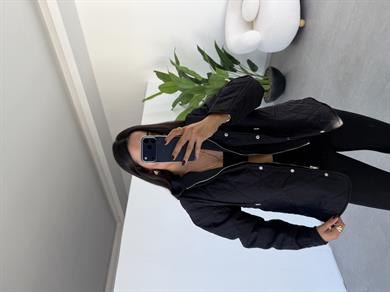 Siyah Kapüşon Gami Detaylı Kapitone Mont