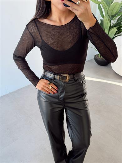 Siyah Kayık Yaka Transparan Bluz