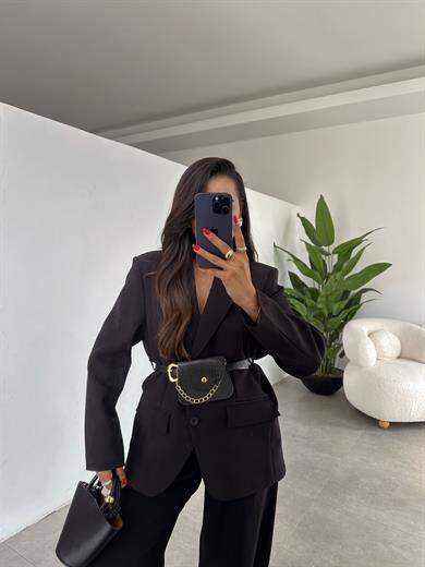 Siyah Kemerli Atlas Ceket