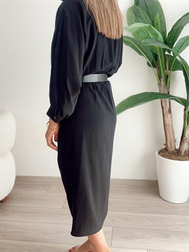 Siyah Kemerli Dokuma Elbise