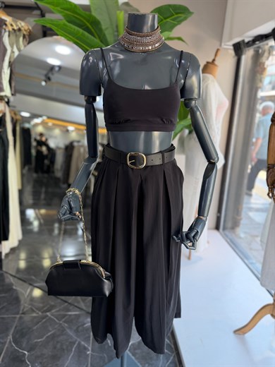 Siyah Kemerli Ve Pileli Culotte Pantolon
