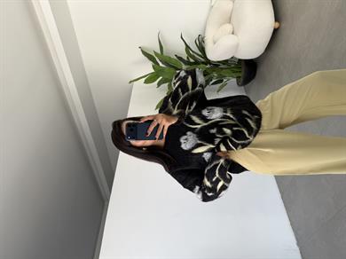 Siyah Kendinden Desenli Kazak