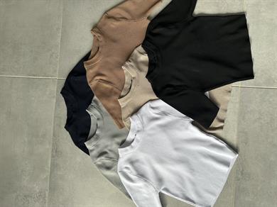 Siyah Kısa Kol Triko Badi