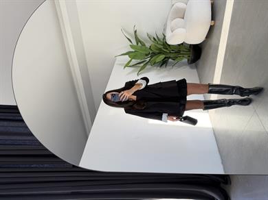 Siyah Kolu Katlamalı Blazer