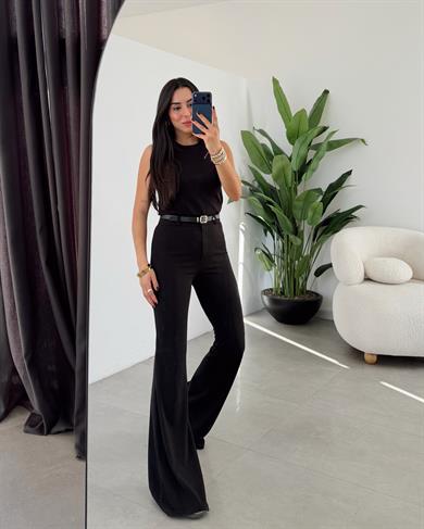 Siyah Krep Kumaş Kemer Detaylı İspanyol Paça Pantolon