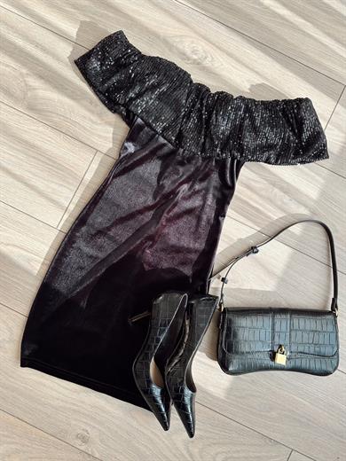 Siyah Madonna Yaka Kadife Elbise